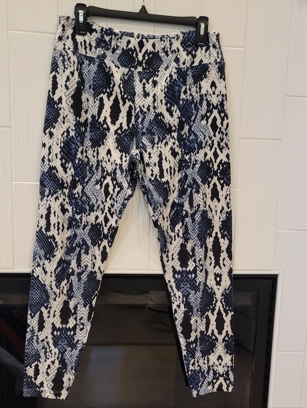 Womens Cato C. Est. 1946 Blue Snakeskin Print Pull-On Pants Size Medium
